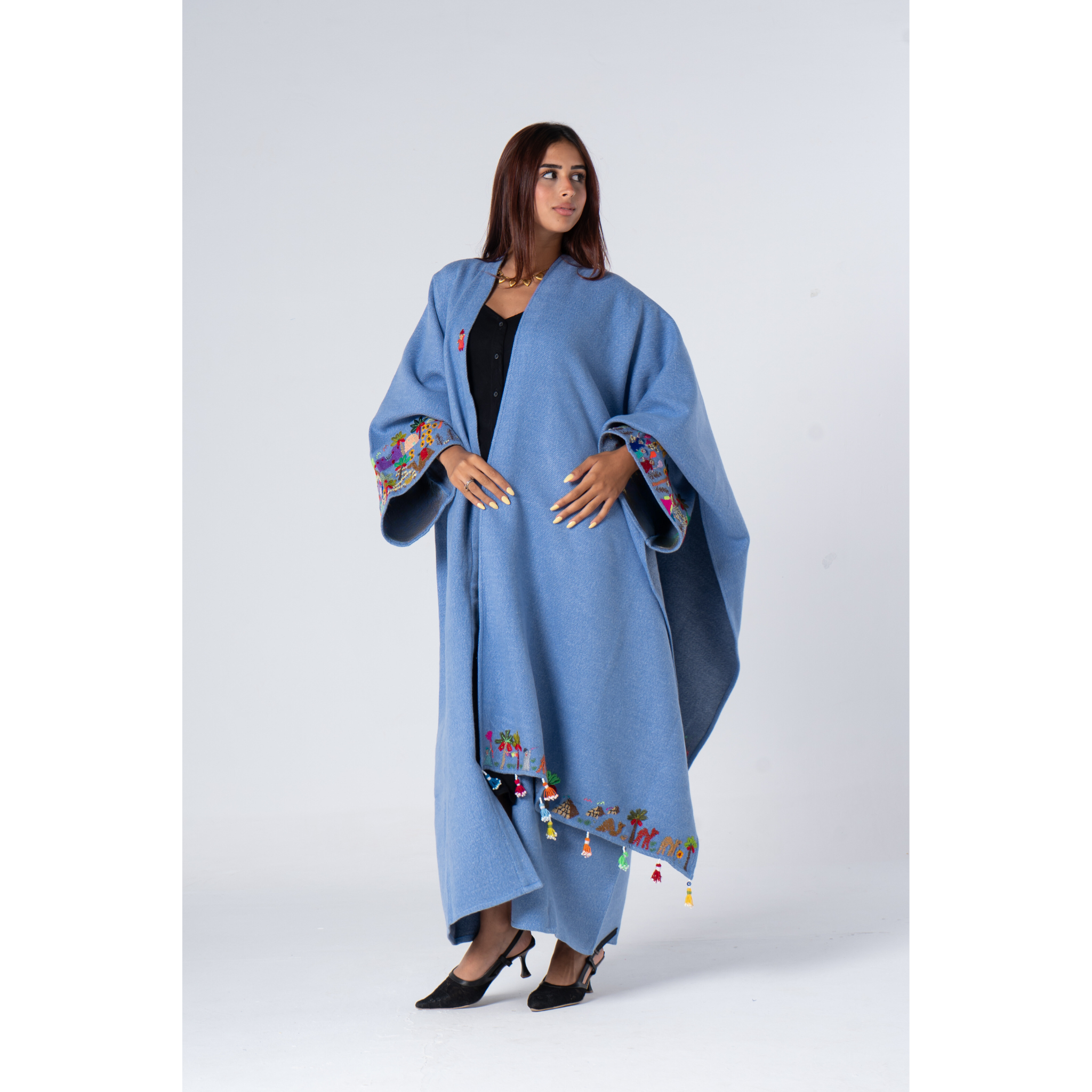 Matching Fellahy Kaftan and Classic Fellahy Shawl Castor – Nevin Altmann